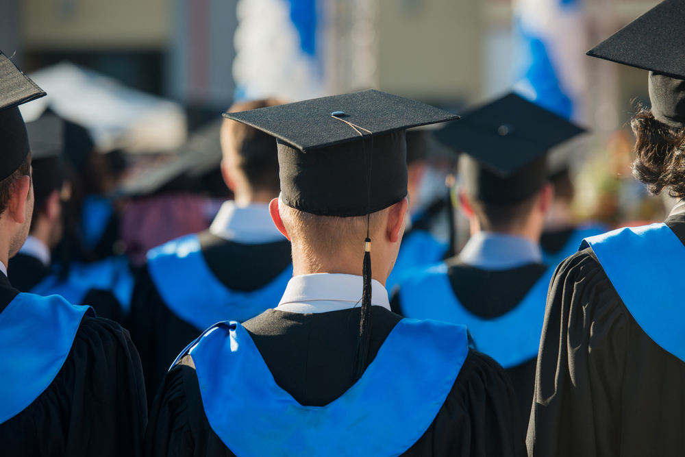 كيف يؤثر فرط النشاط ونقص الانتباه على أداء طلاب الجامعات؟